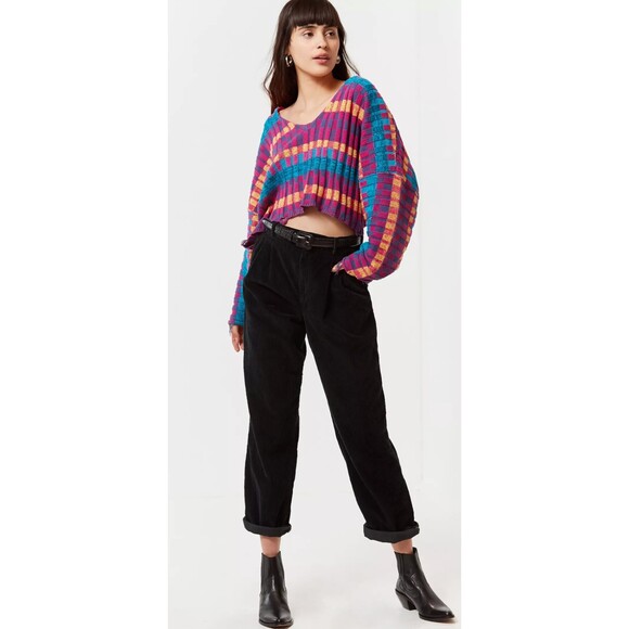 URBAN OUTFITTERS Teagan Distressed Cropped Sweater Festival Beach Size XS - Picture 2 of 8